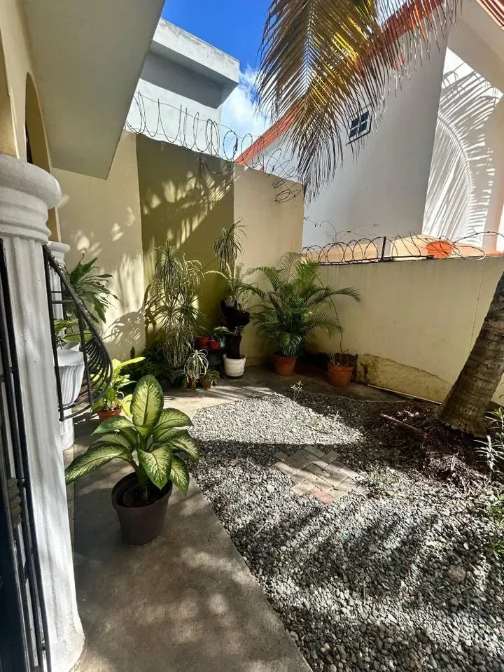 Venta: casa en Los Corales del Sur, Santo Domingo Este - 4