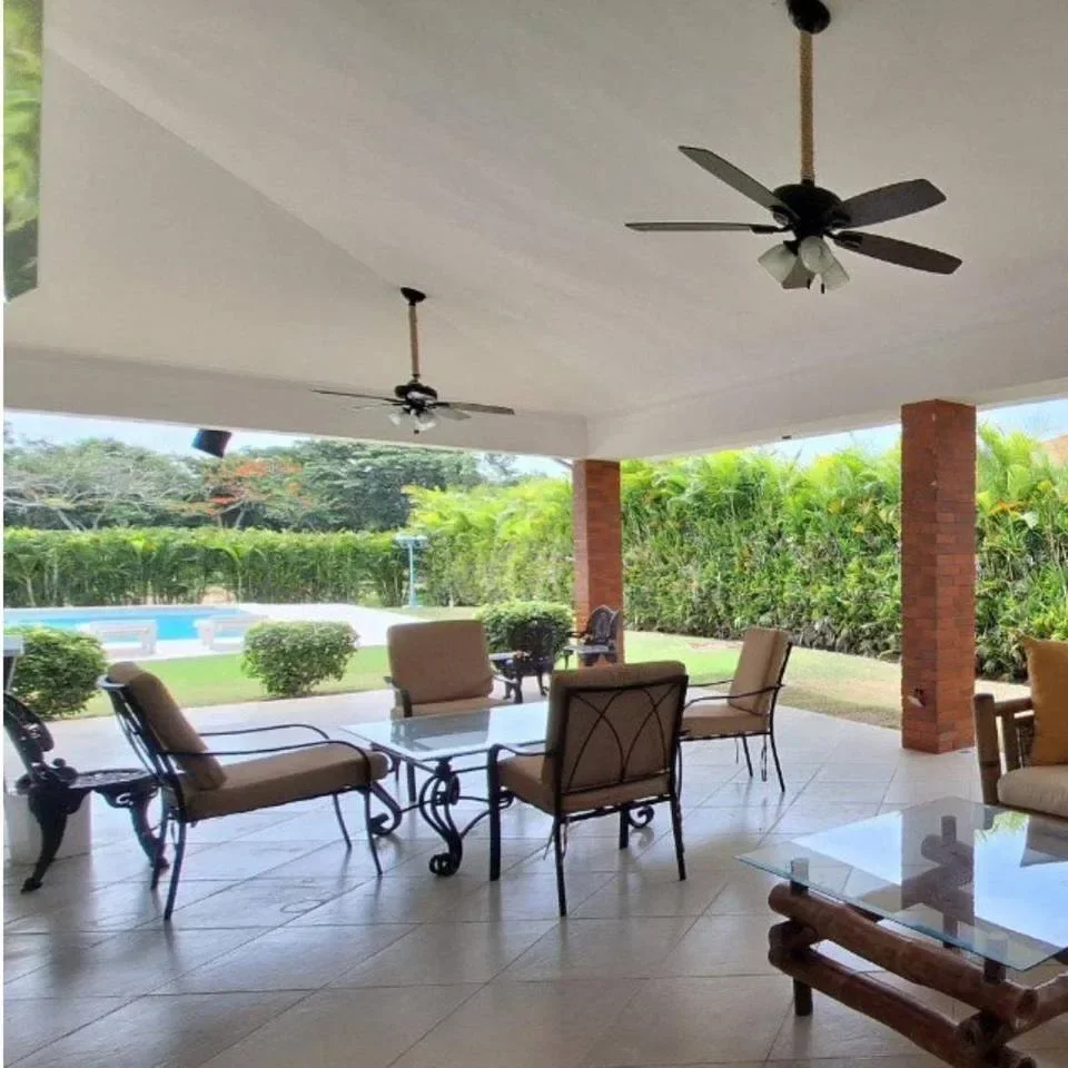 Venta: villa en Guavaberry Country Club, Juan Dolio - 3