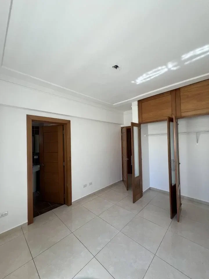 Apartamento en venta — Evaristo Morales, Distrito Nacional (3 hab.) - 4