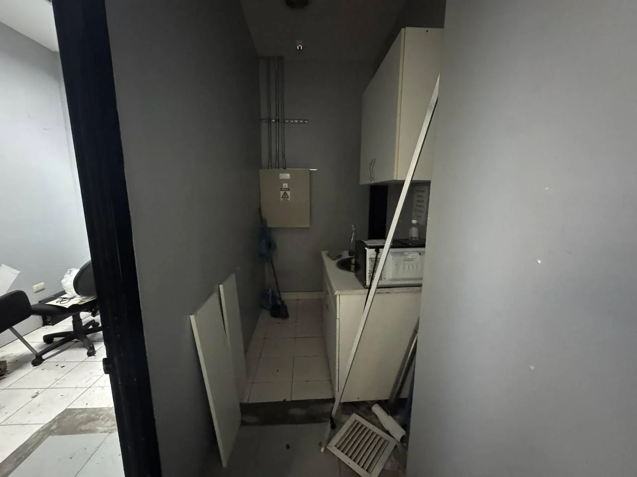 Villa Juana: local commercial · 145 m² à vendre - 4