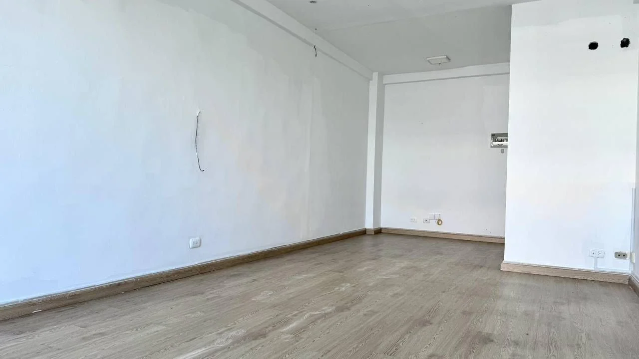Evaristo Morales: local comercial · 30 m² en alquiler - 4