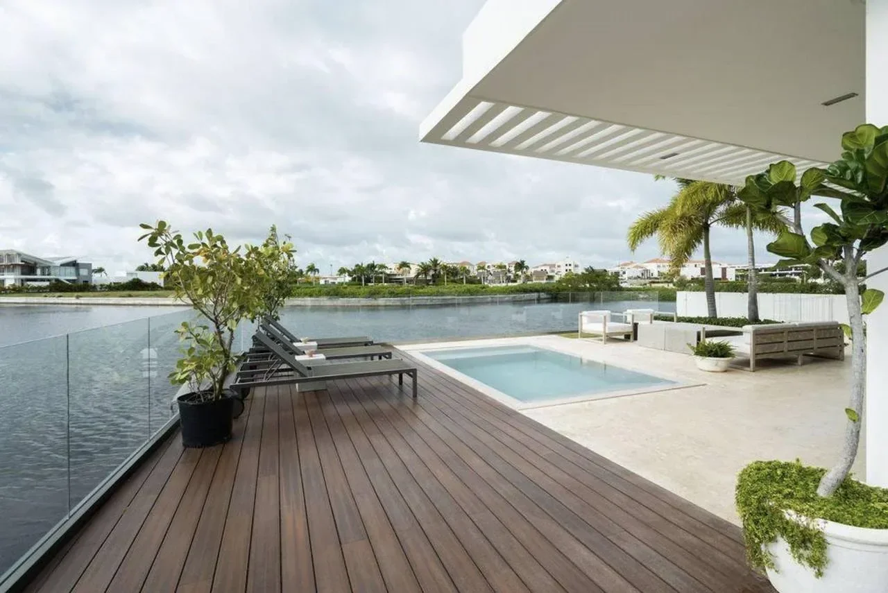 Villa en venta — Cap Cana (3 hab.) - 4