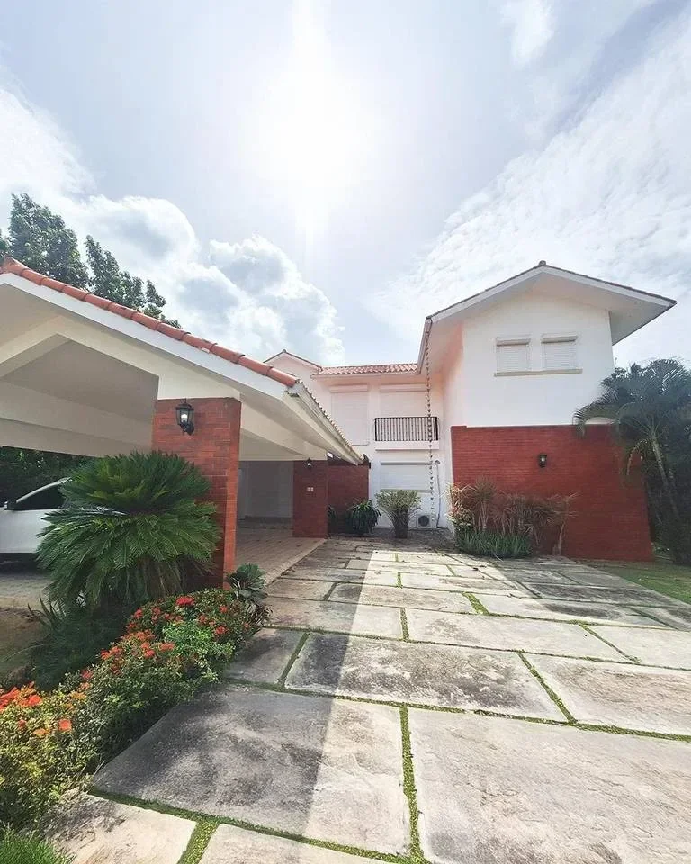 Venta: villa en Guavaberry Country Club, Juan Dolio - 2