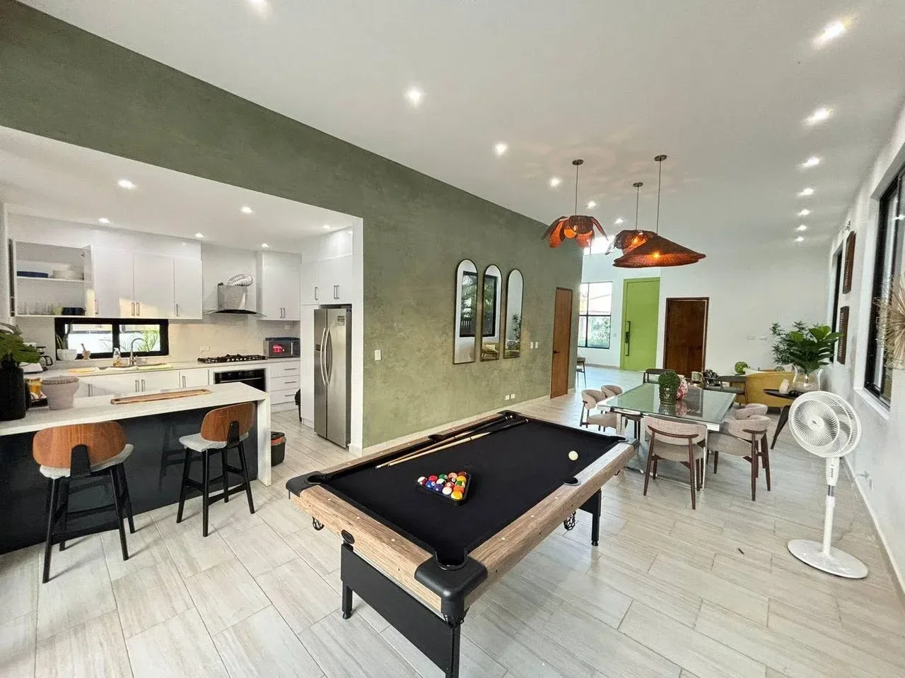 Villa en venta — Metro Country Club, Juan Dolio (4 hab.)