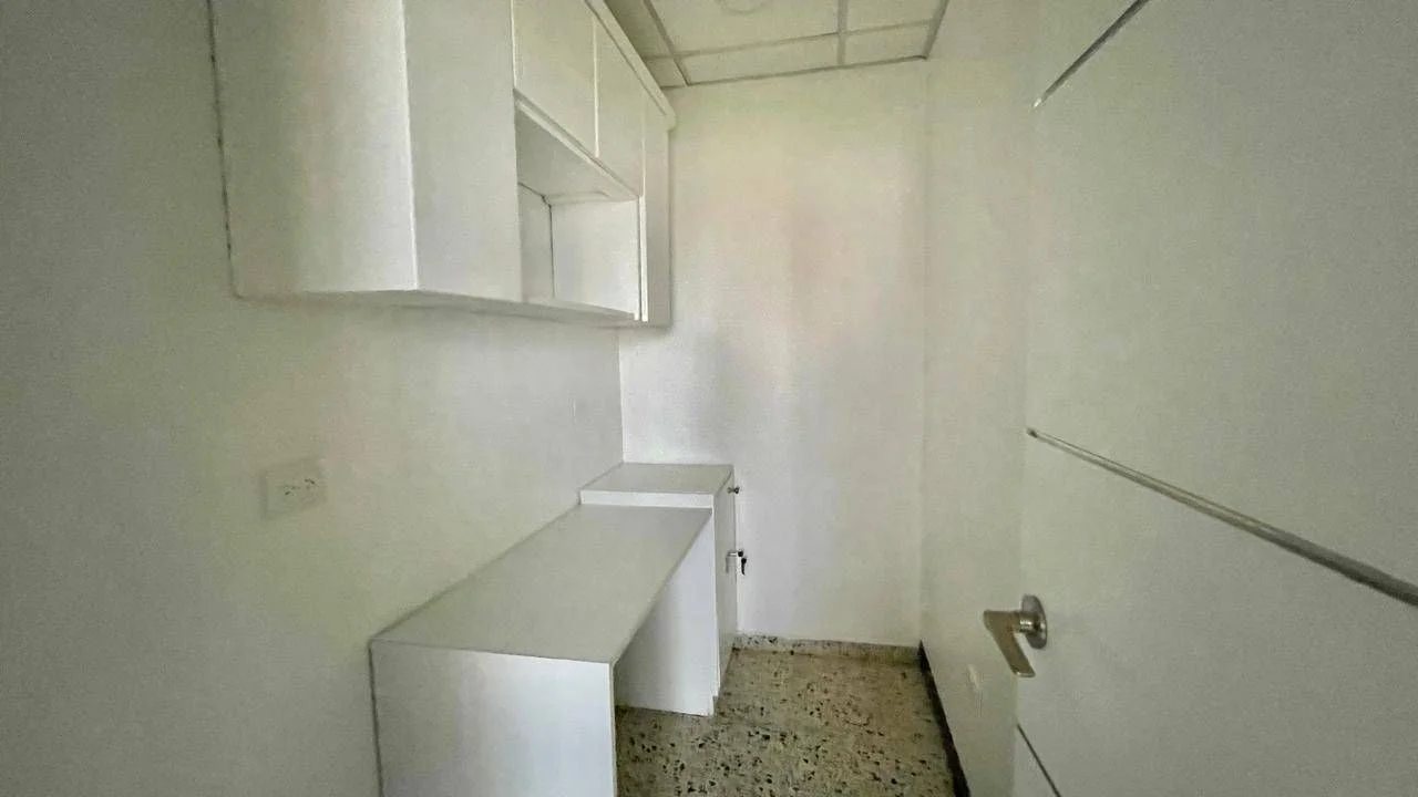 Oficina en alquiler — El Vergel, Santo Domingo D.N. (1 hab.) - 4