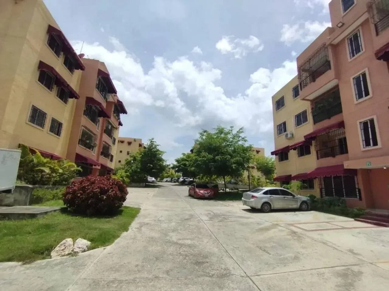Venta: apartamento en Aut. Duarte, Santo Domingo Oeste