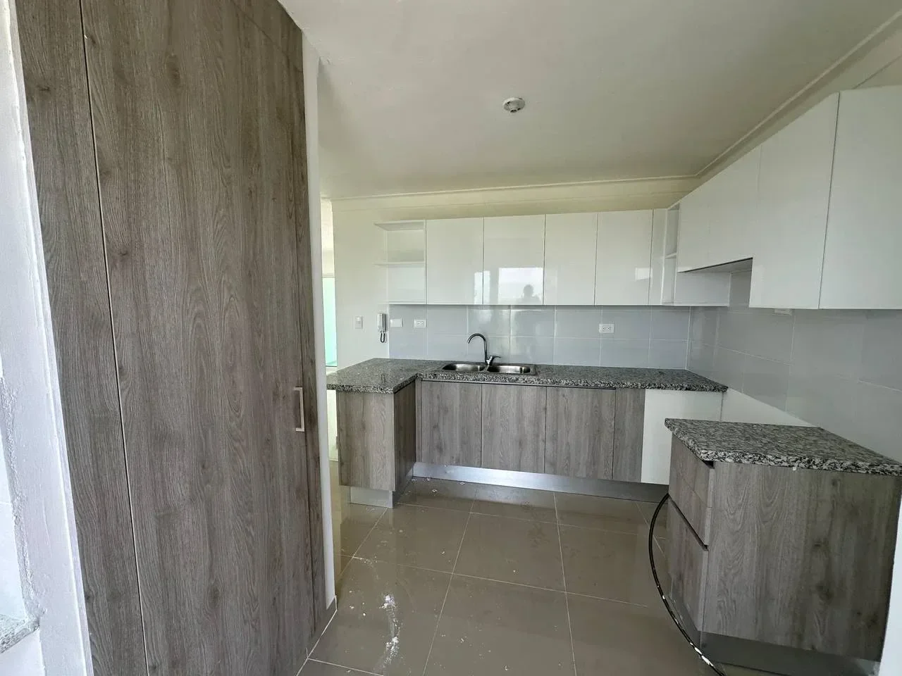 Apartamento en venta — La Barranquita, Santiago de los Caballeros (2 hab.) - 4