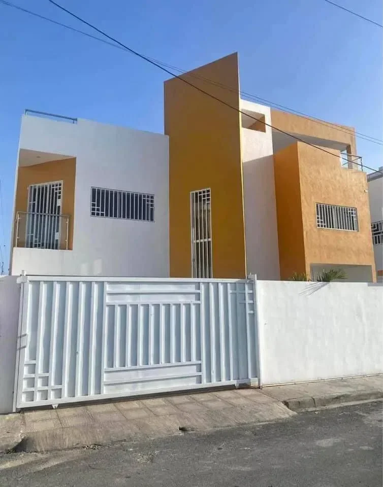 Casa de 4 habitaciones en venta en Residencial Palma De La Costa, La Romana - 3