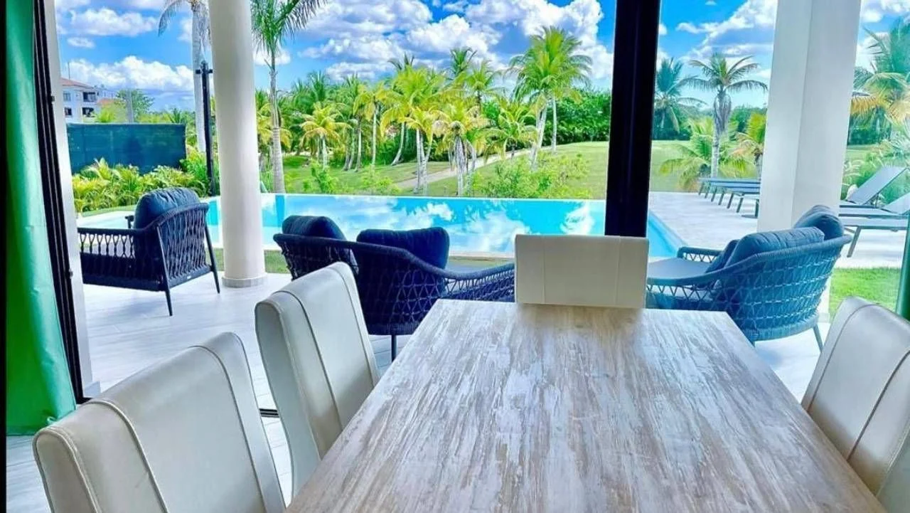 La Romana: villa 4 ch. · 360 m² à vendre - 3