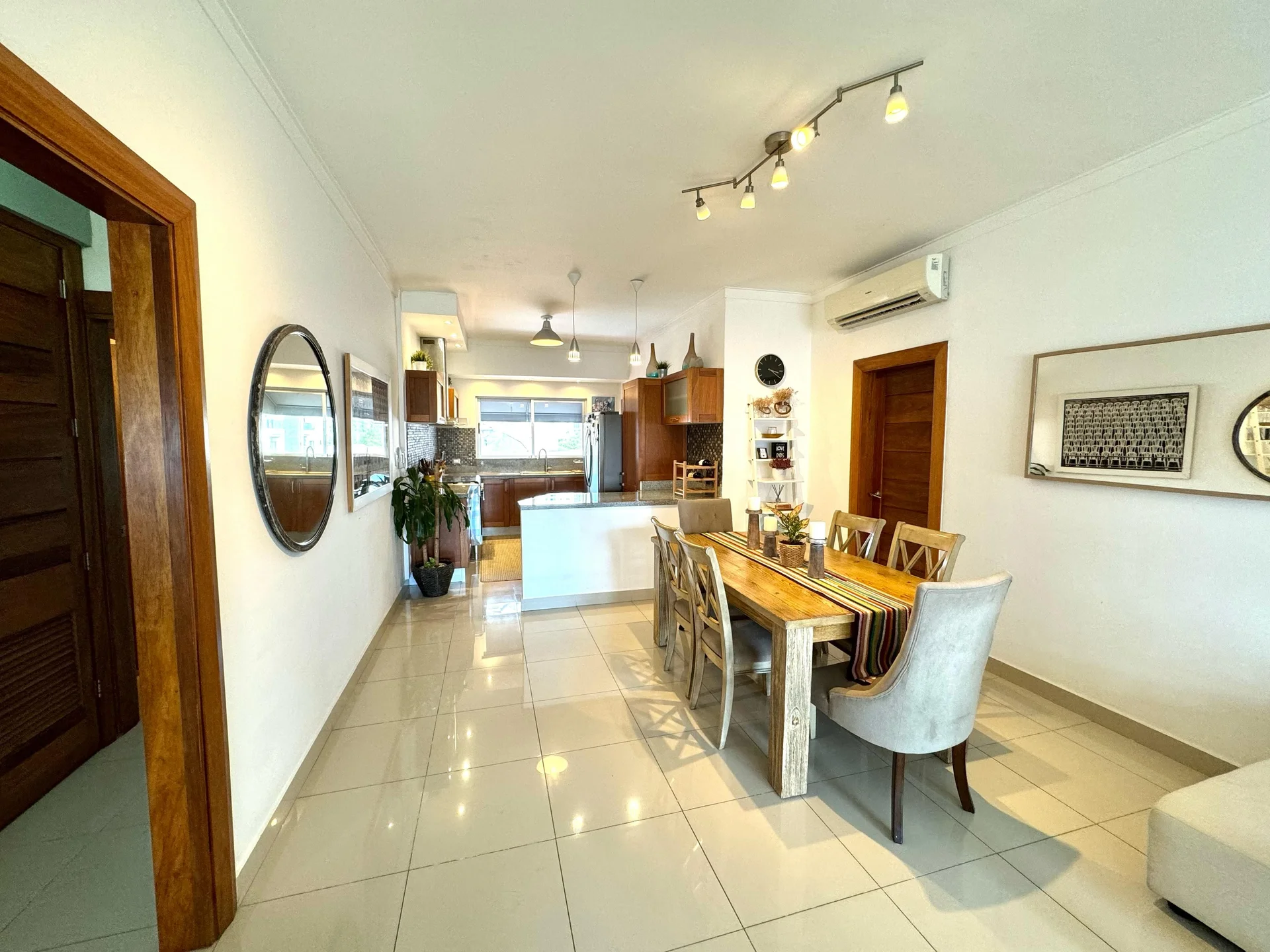 Ensanche Paraiso: apartamento 2 hab. · 107 m² en alquiler - 2