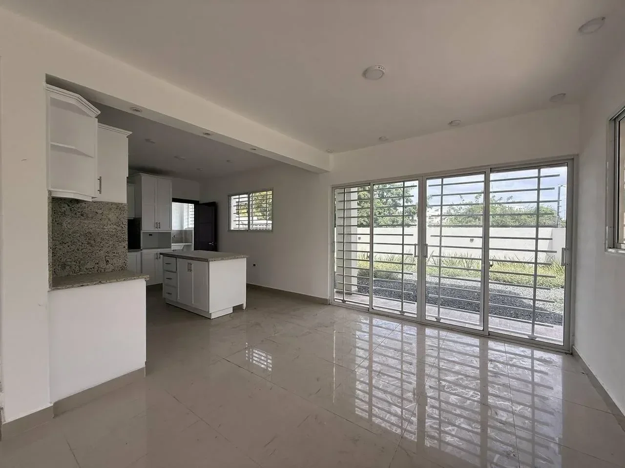 Casa en Residencial Los Lirios, 296 m² en venta - 3