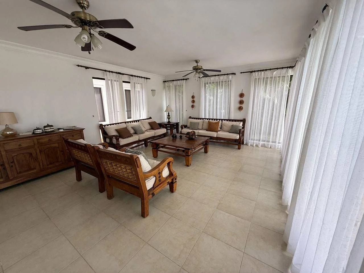 Villa en venta — La Romana, La Romana (4 hab.) - 3