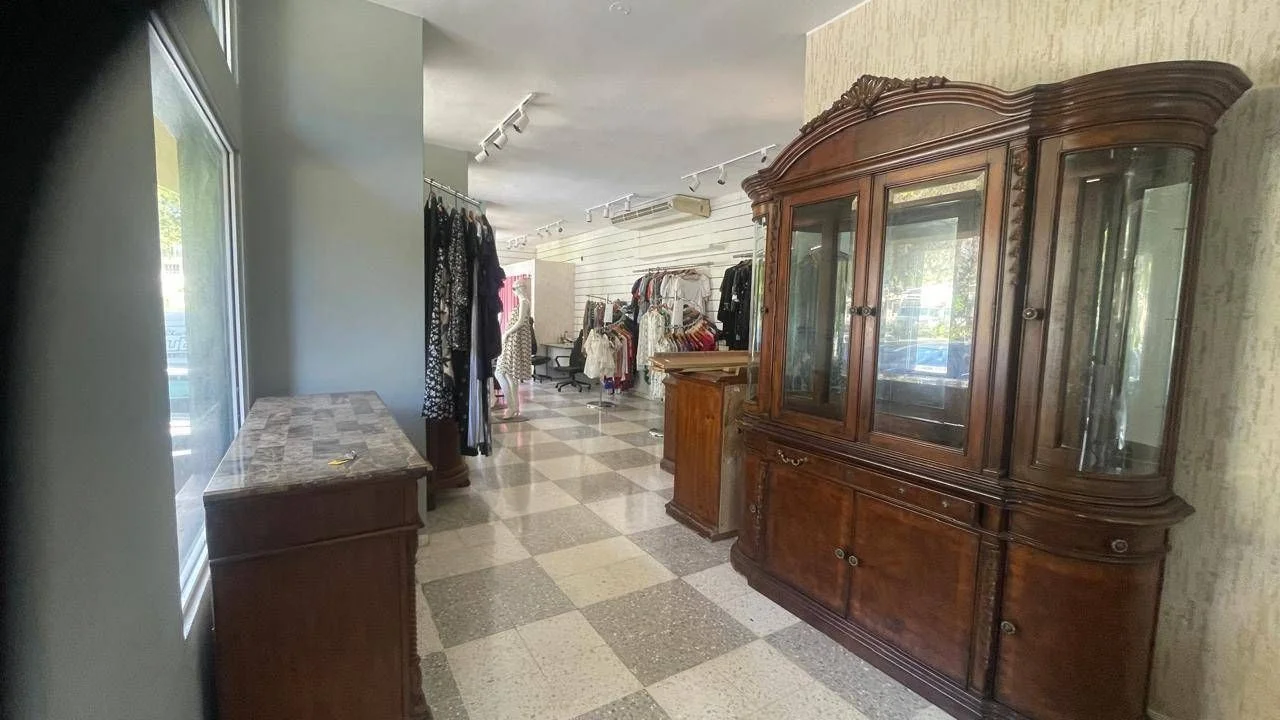 Jardines Del Norte: local commercial · 50 m² à louer