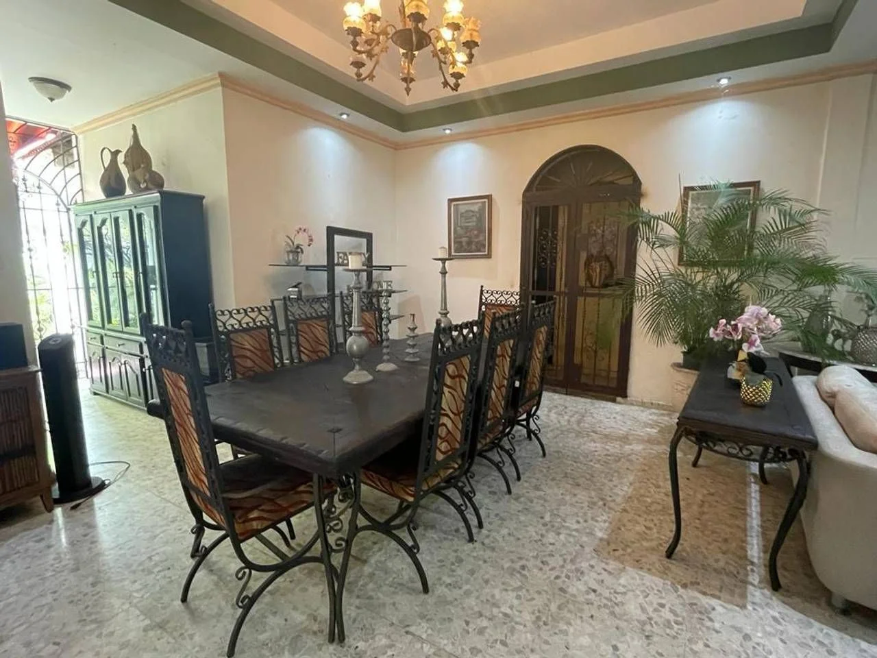 Gazcue: casa 4 hab. · 563 m² en venta - 4