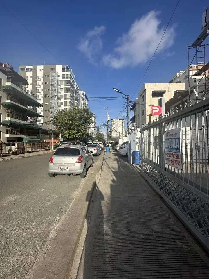 Propiedad en alquiler en Evaristo Morales, Distrito Nacional - 3