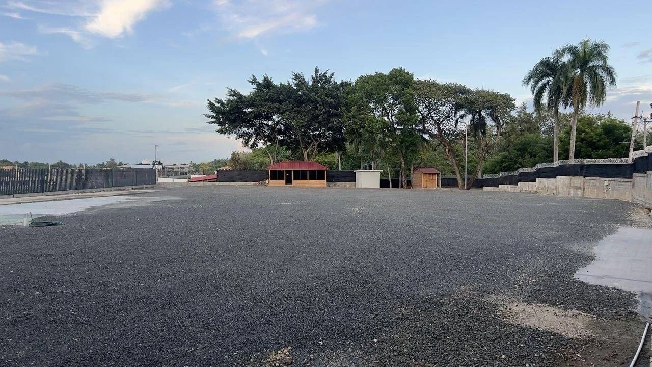 Aut. Duarte: land plot for rent