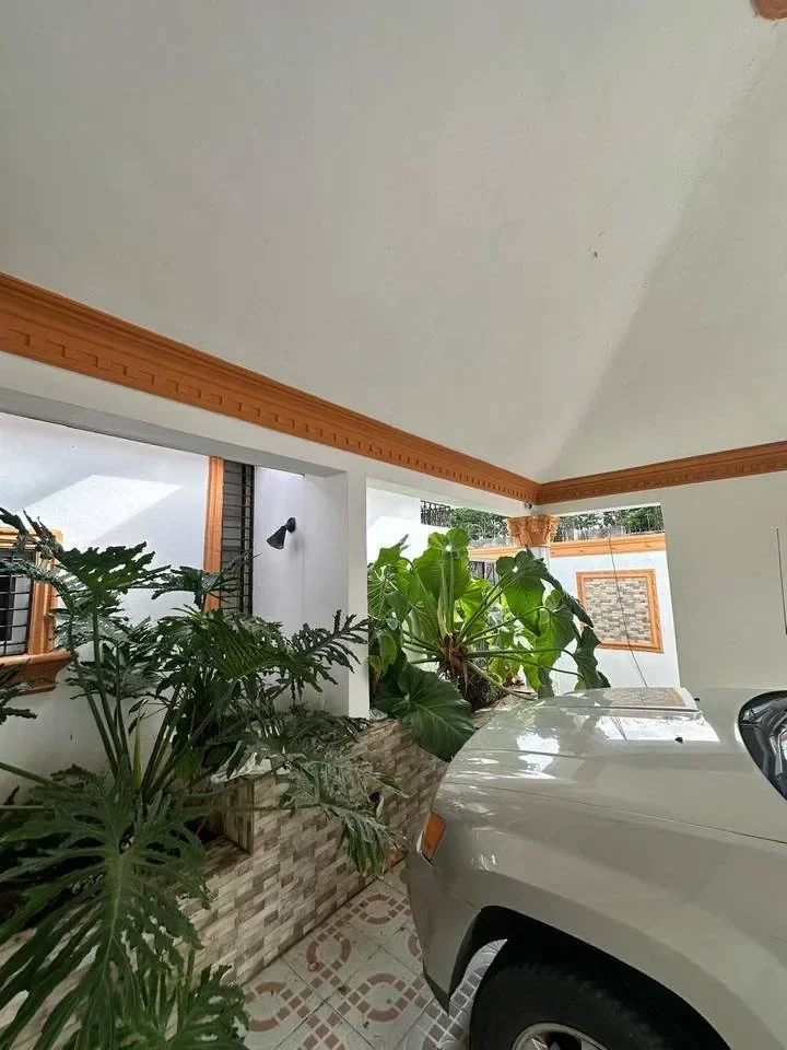Llanos De Gurabo Ii: maison 4 ch. · 250 m² à vendre