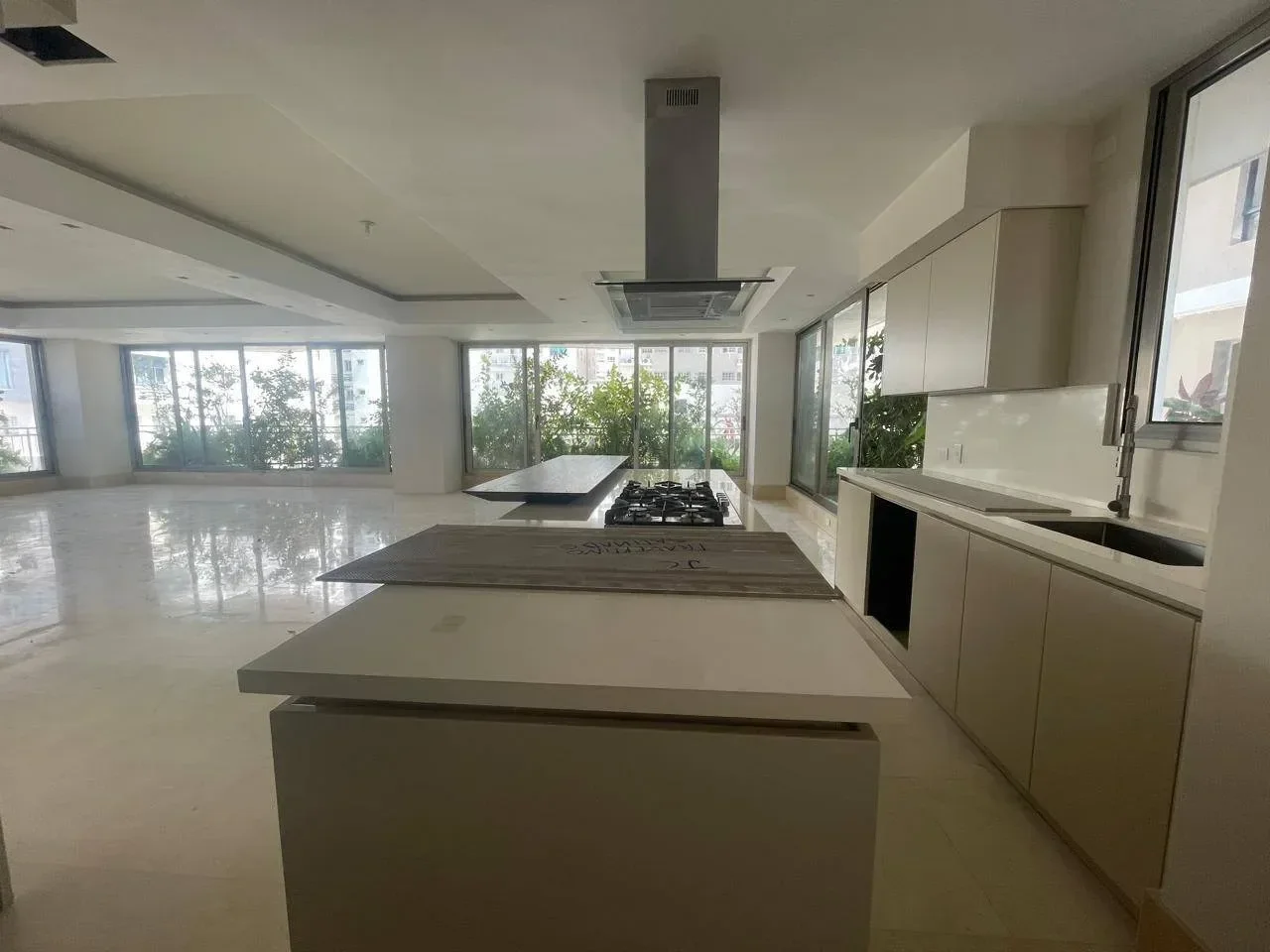 Apartamento en venta — Ensanche Naco, Distrito Nacional (3 hab.)
