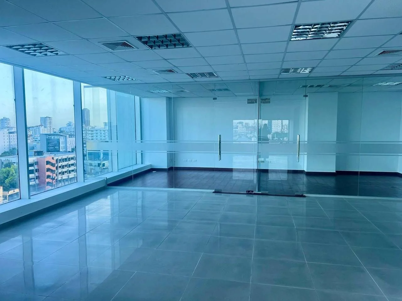 Local comercial de 1 habitaciones en alquiler en El Millon, Santo Domingo D.N. - 2