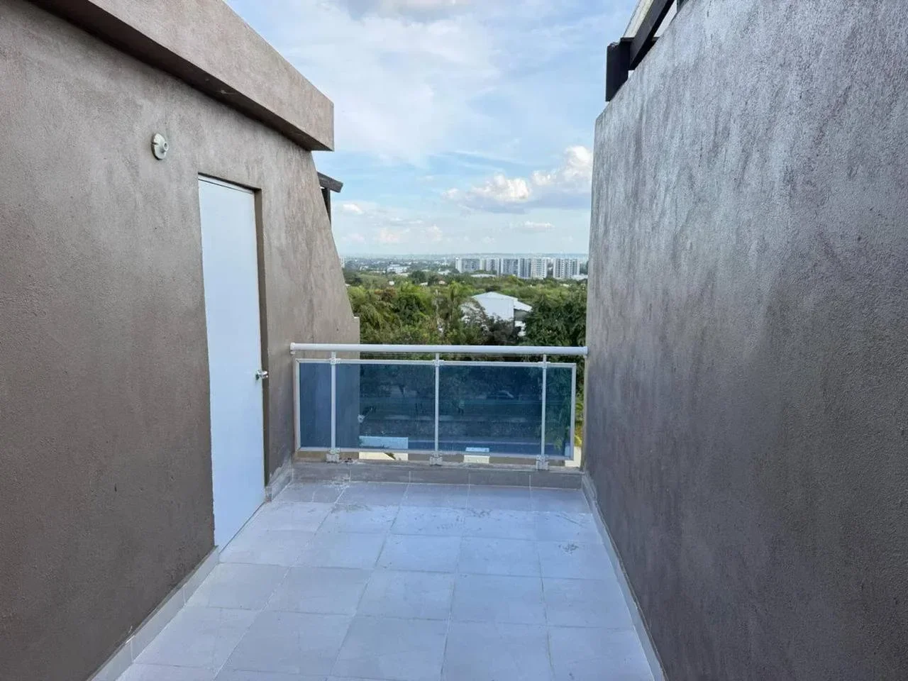 Av. Hispanoamericana: penthouse 3 ch. · 129 m² à vendre - 3