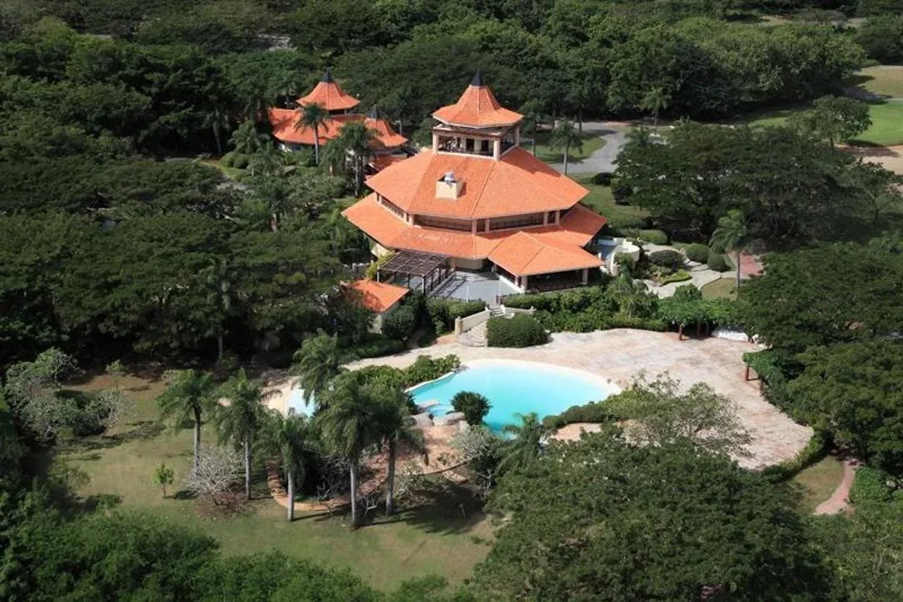 Guavaberry Country Club: terreno en venta - 2