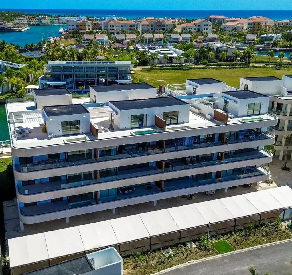 Apartamento en venta — Cap Cana (3 hab.) - 2