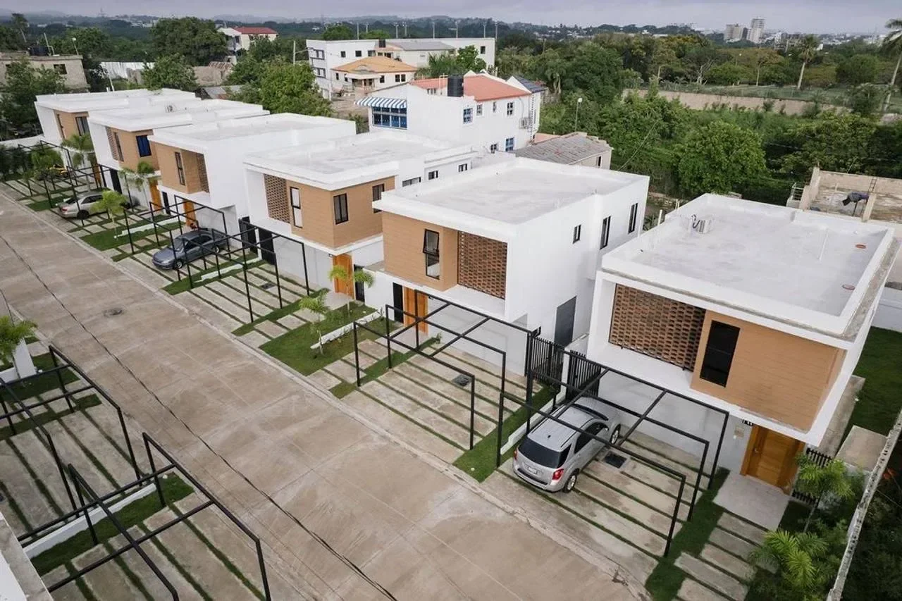 Casa de 3 habitaciones en venta en Av. Hispanoamericana, Santiago de los Caballeros - 4