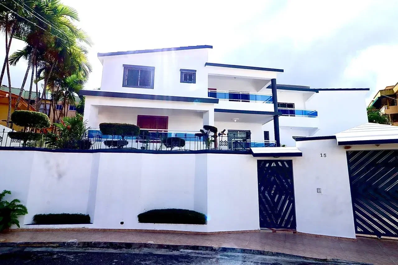 Don Honorio: casa 4 hab. · 500 m² en venta - 2