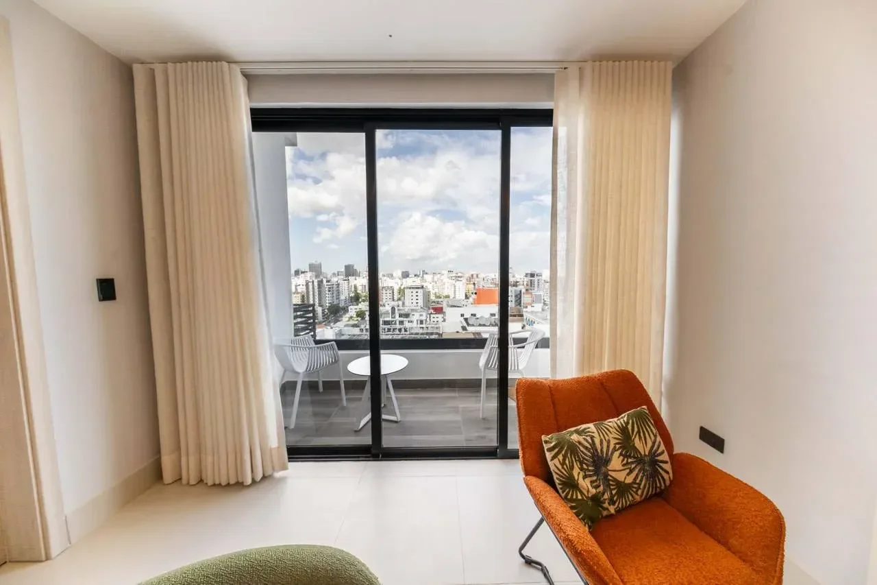 Venta: apartamento en Evaristo Morales, Distrito Nacional - 2