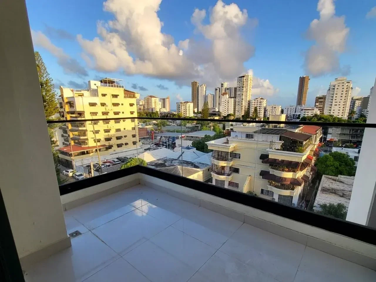 Apartamento de 2 habitaciones en venta en Mirador Norte, Distrito Nacional - 2