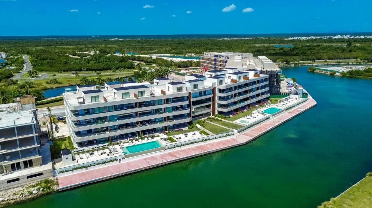 Apartamento en venta — Cap Cana (3 hab.)