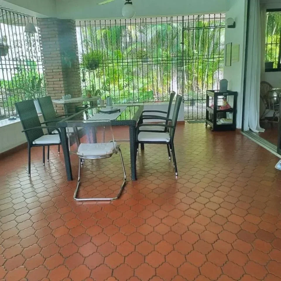 Casa en venta — Altos de Arroyo Hondo II, Distrito Nacional (4 hab.) - 2