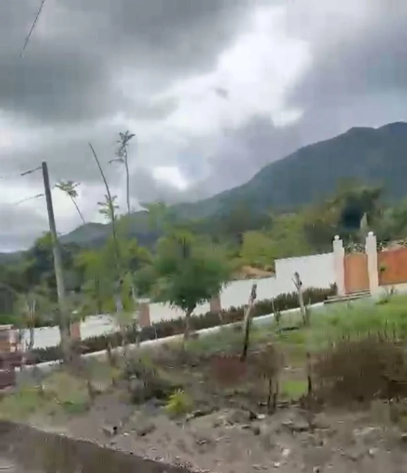 Los Mogotes: terreno en venta - 2