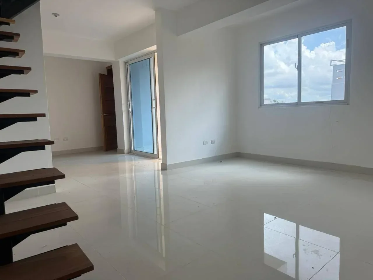 Penthouse de 3 habitaciones en venta en Vista Hermosa, Santo Domingo Este - 2