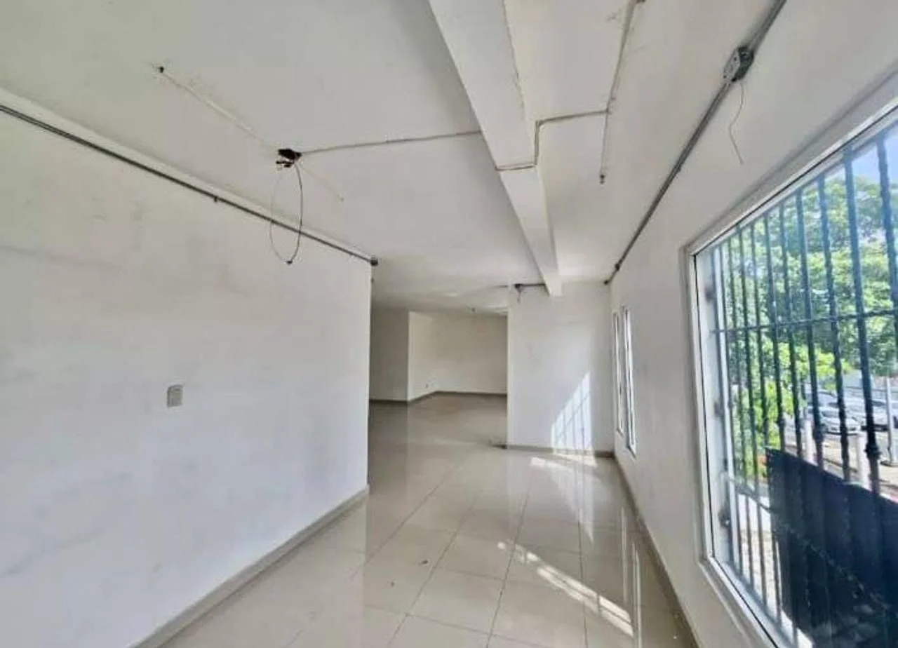 Local comercial en La Julia, 560 m² en alquiler - 4