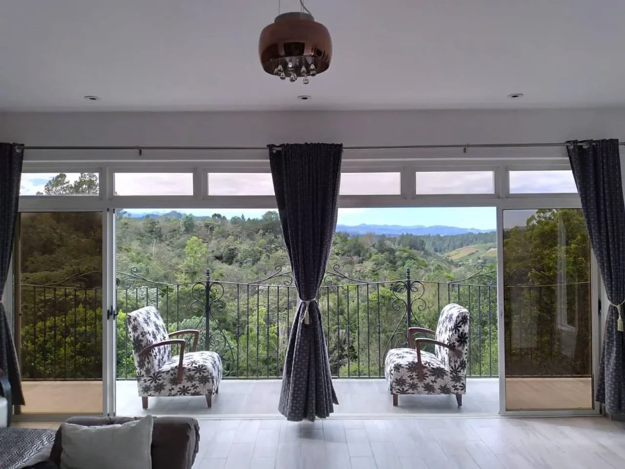 Constanza: casa 5 hab. · 504 m² en venta - 2