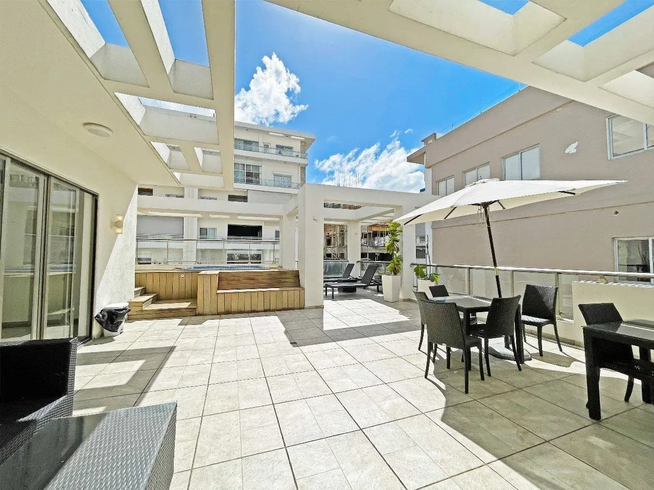 Apartamento en venta — Piantini, Distrito Nacional (1 hab.)