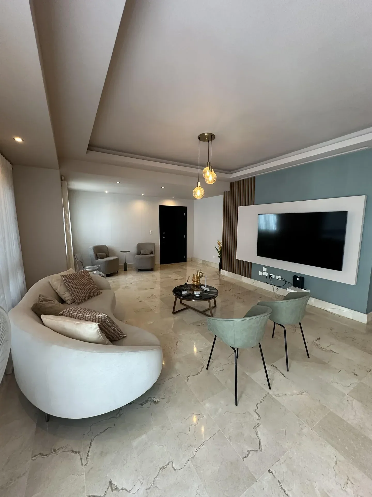 Apartamento en El Vergel, 183 m² en alquiler