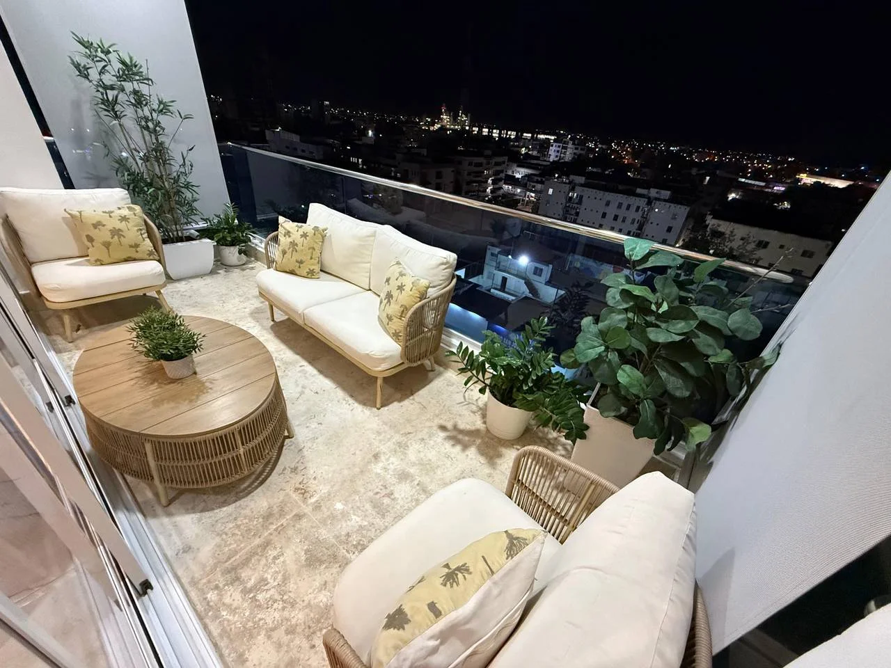 Venta: apartamento en Alma Rosa I, Santo Domingo Este - 3