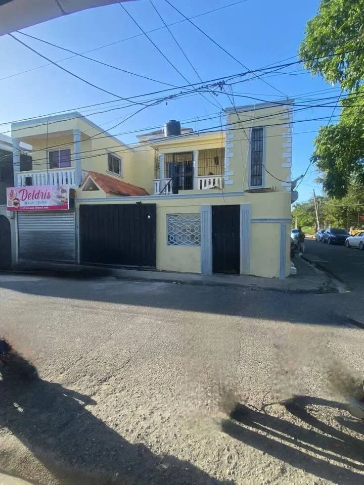 Casa en venta — Villa Carmen, Santo Domingo Este (3 hab.) - 2