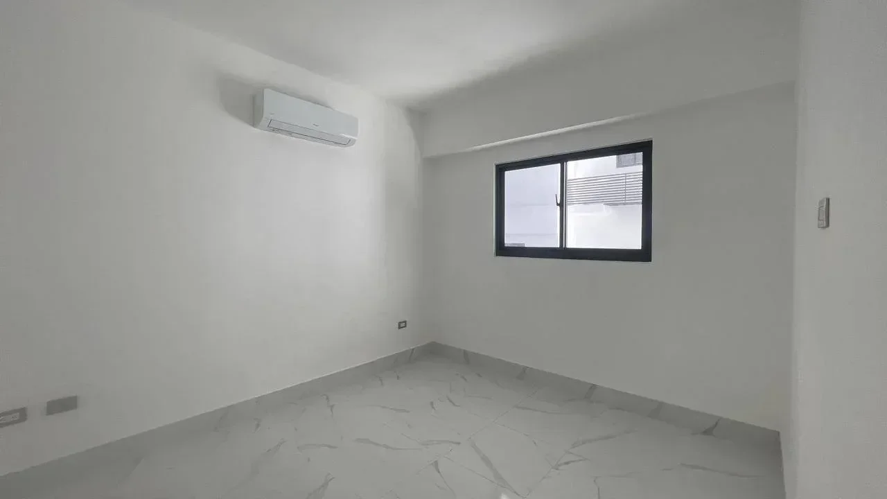Apartment with 1 bedrooms for rent in Evaristo Morales, Santo Domingo D.N. - 5