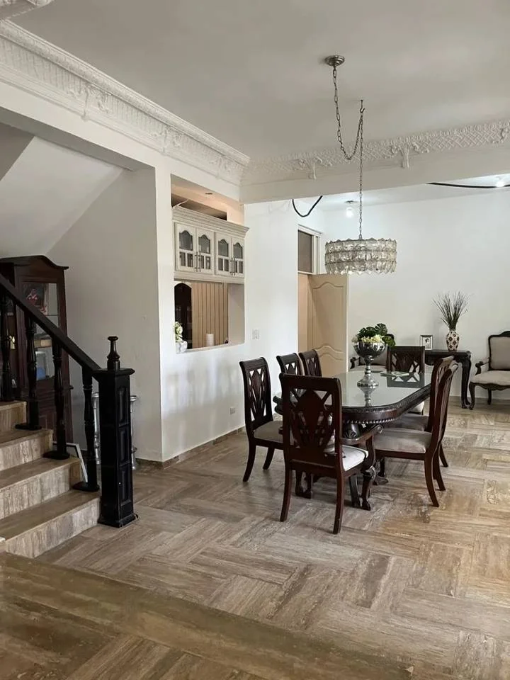 Casa de 5 habitaciones en venta en Los Cacicazgos, Distrito Nacional - 5