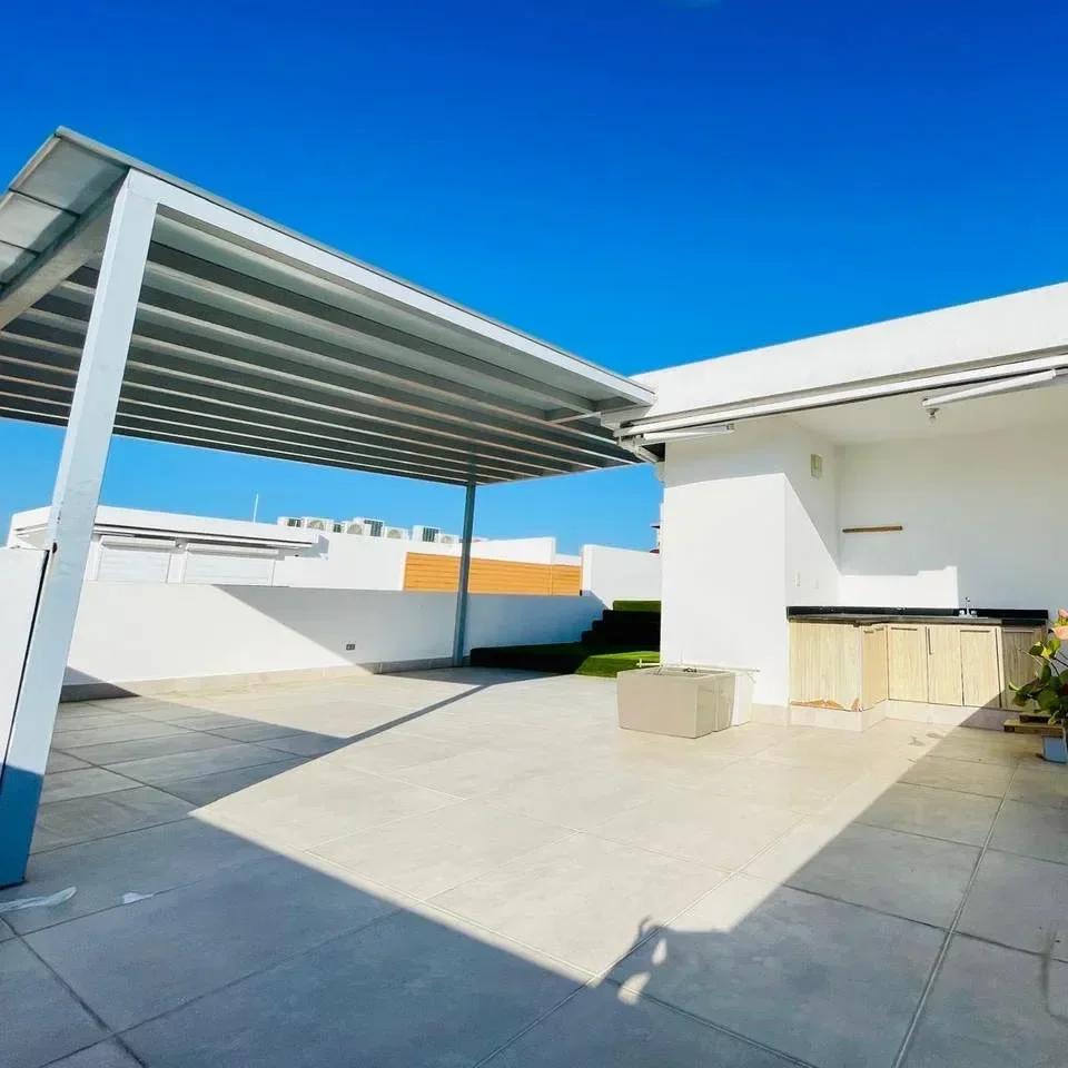 Casa en venta — Bella Vista, Santo Domingo D.N. (3 hab.) - 4