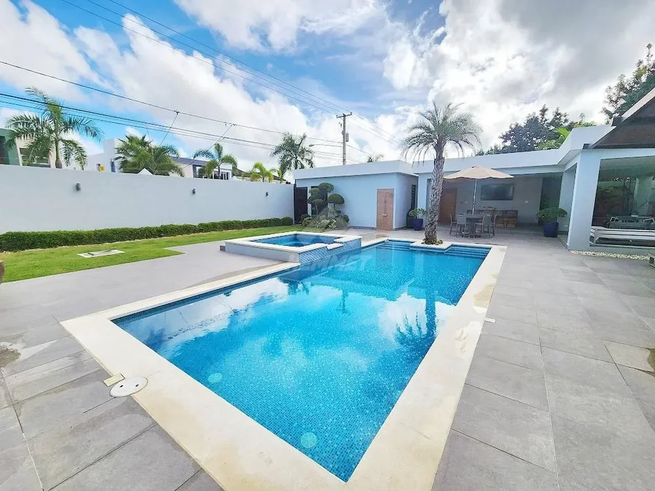 Casa en venta — Llanos de Gurabo, Santiago de los Caballeros (4 hab.)