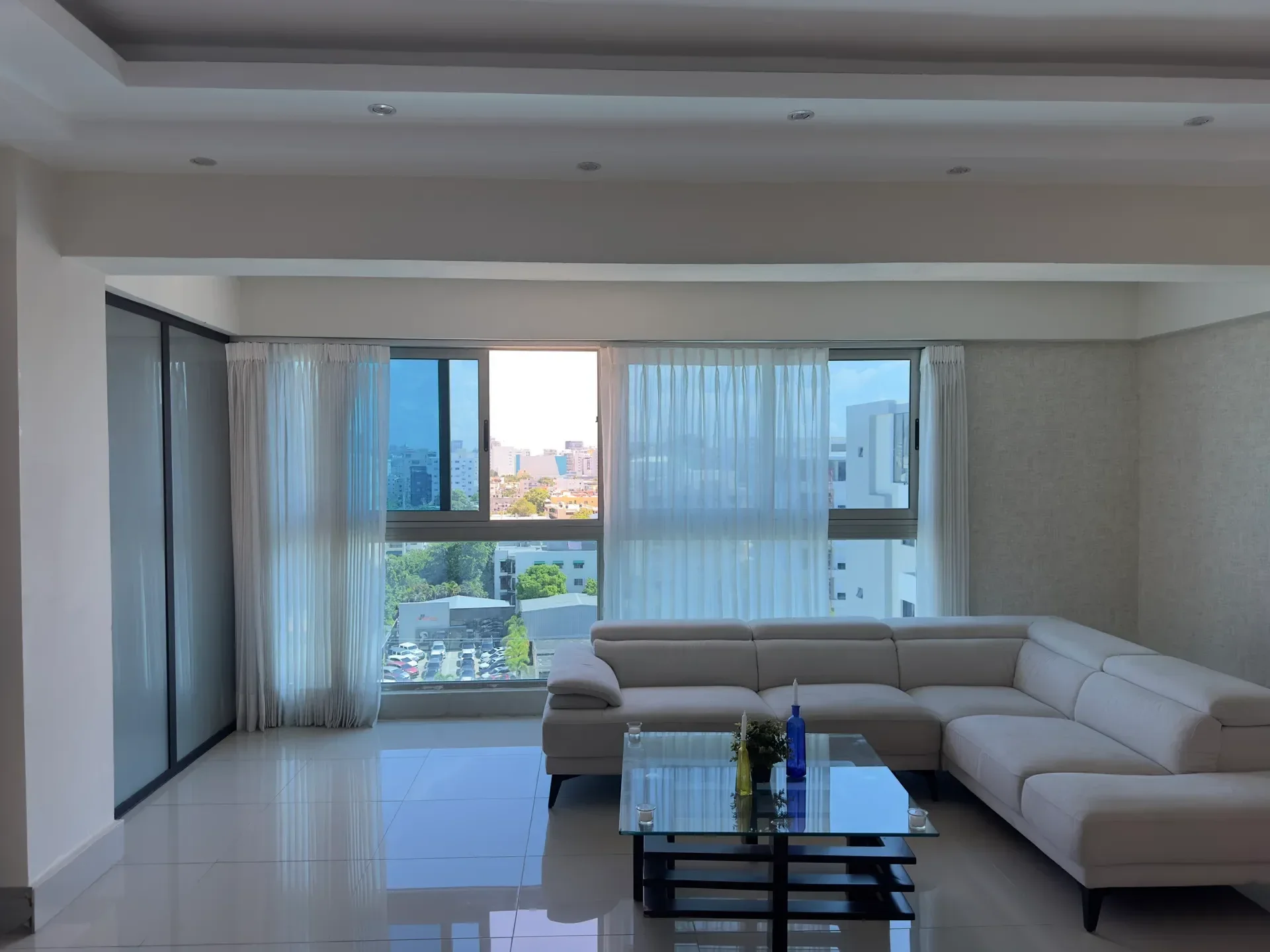 Bella Vista: apartamento 3 hab. en alquiler