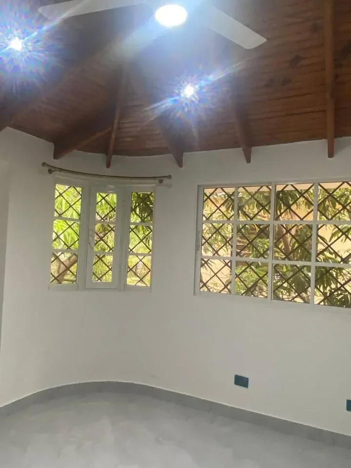 Casa de 4 habitaciones en venta en La Castellana, Distrito Nacional - 5
