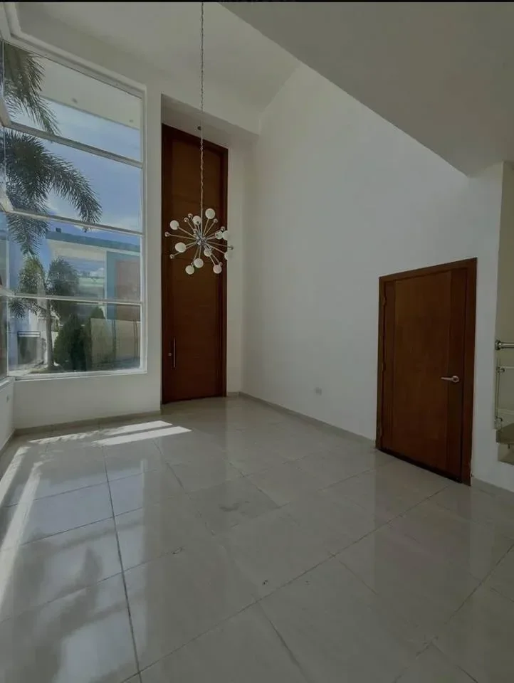 Villa de 3 habitaciones en venta en Caleta, La Romana - 3
