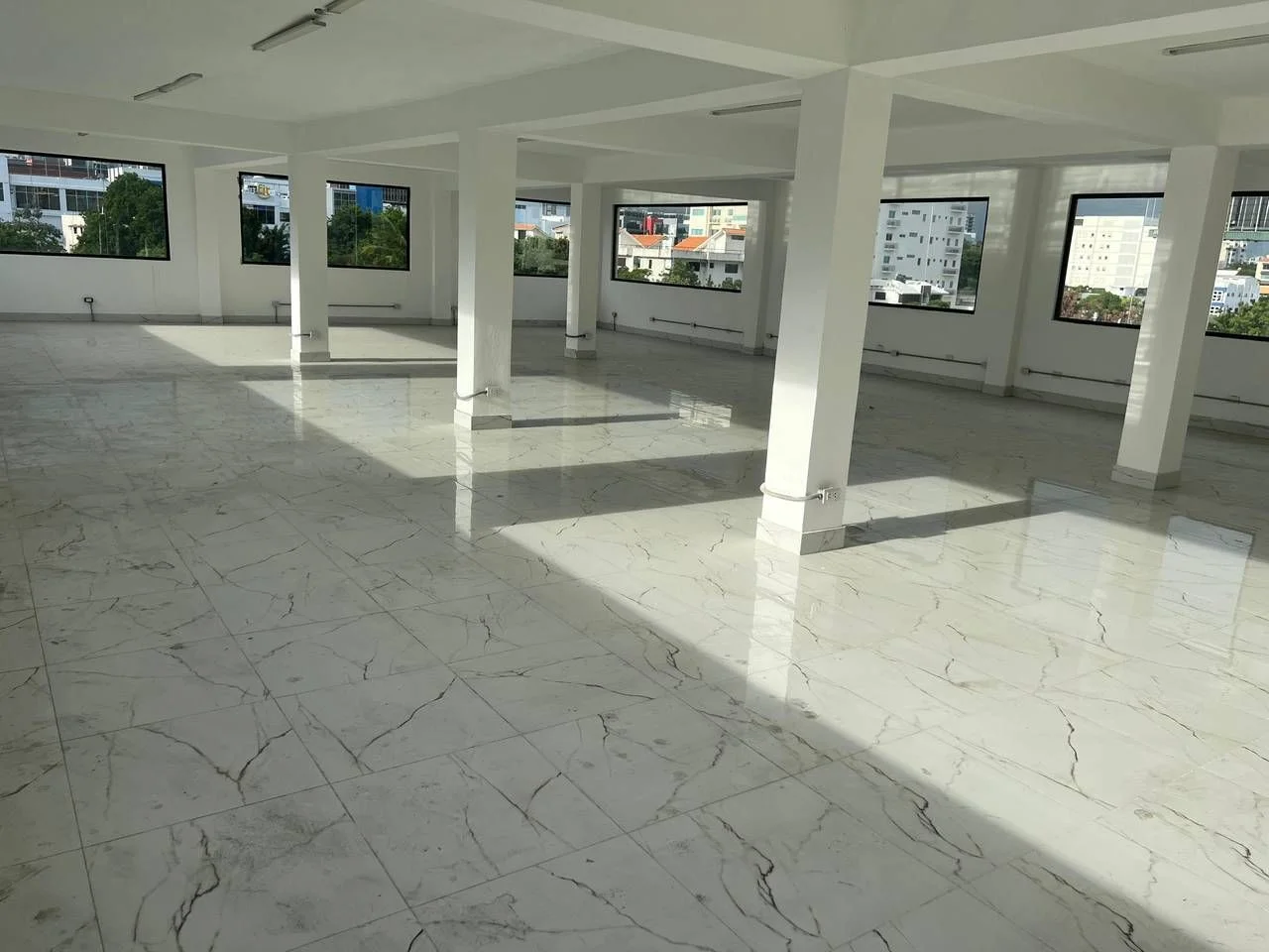 Bella Vista: local commercial · 190 m² à louer - 3