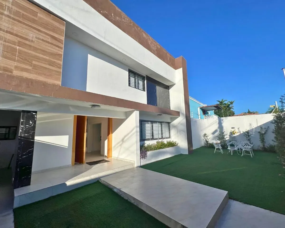 Venta: casa en Altos de Arroyo Hondo III, Distrito Nacional
