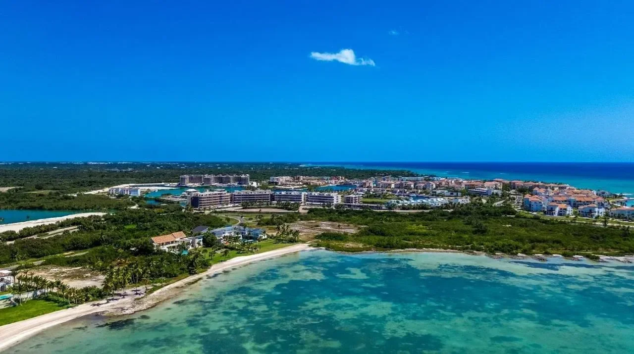 Apartamento en venta — Cap Cana (3 hab.) - 4